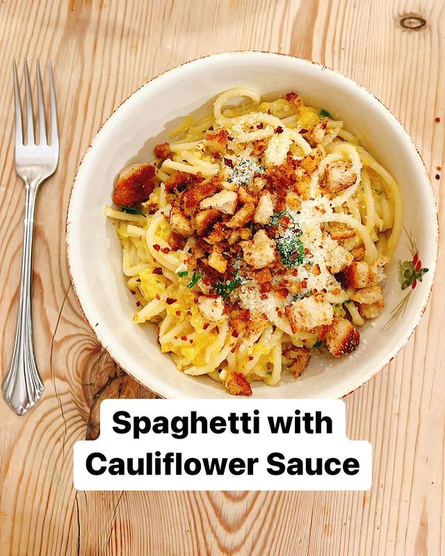 Spaghetti with Melted Cauliflower Sauce